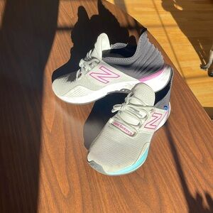 Women's Fresh Foam Roav V1 Sneaker size 8.5